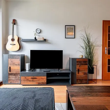 Adm Comfort - Free Parking Garage ブラチスラヴァ