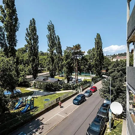 Adm Comfort - Free Parking Garage * Μπρατισλάβα