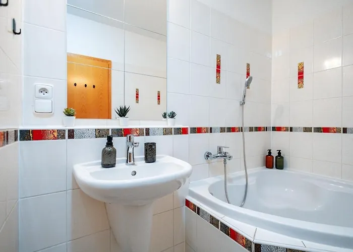 شقة Adm Comfort - Free Parking Garage براتسيلافا