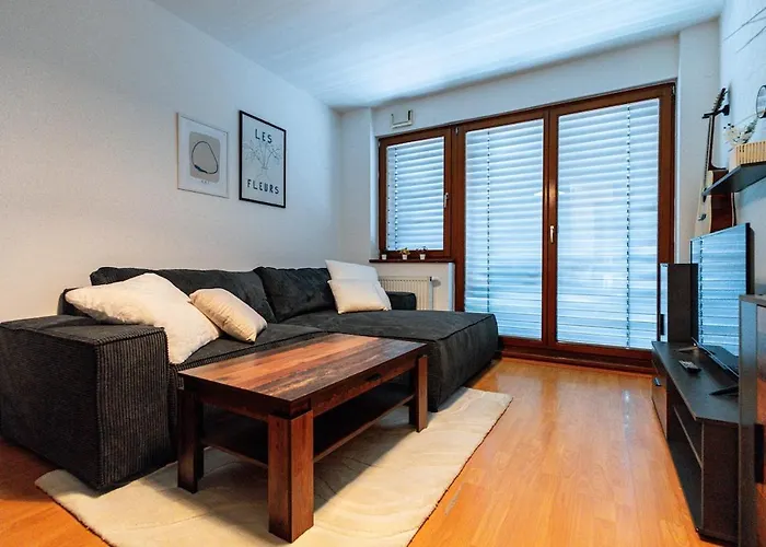 Adm Comfort - Free Parking Garage شقة براتسيلافا