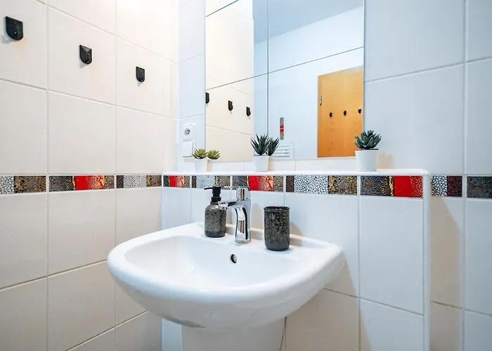 شقة Adm Comfort - Free Parking Garage براتسيلافا