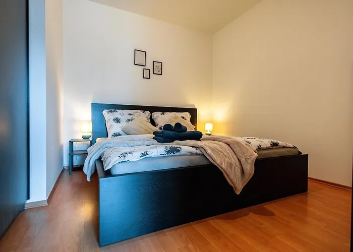 شقة Adm Comfort - Free Parking Garage براتسيلافا