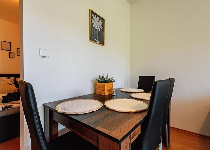 شقة Adm Comfort - Free Parking Garage براتسيلافا